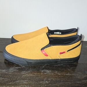 New Balance Men's Tan Slip-On Shoes Size 7.5 Dead Stock